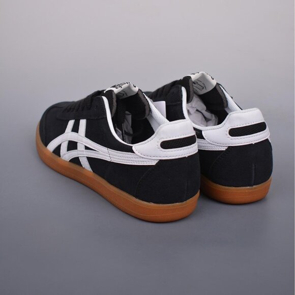 NWT Onitsuka Tiger Tokuten Black Suede Sneakers - Picture 2 of 9